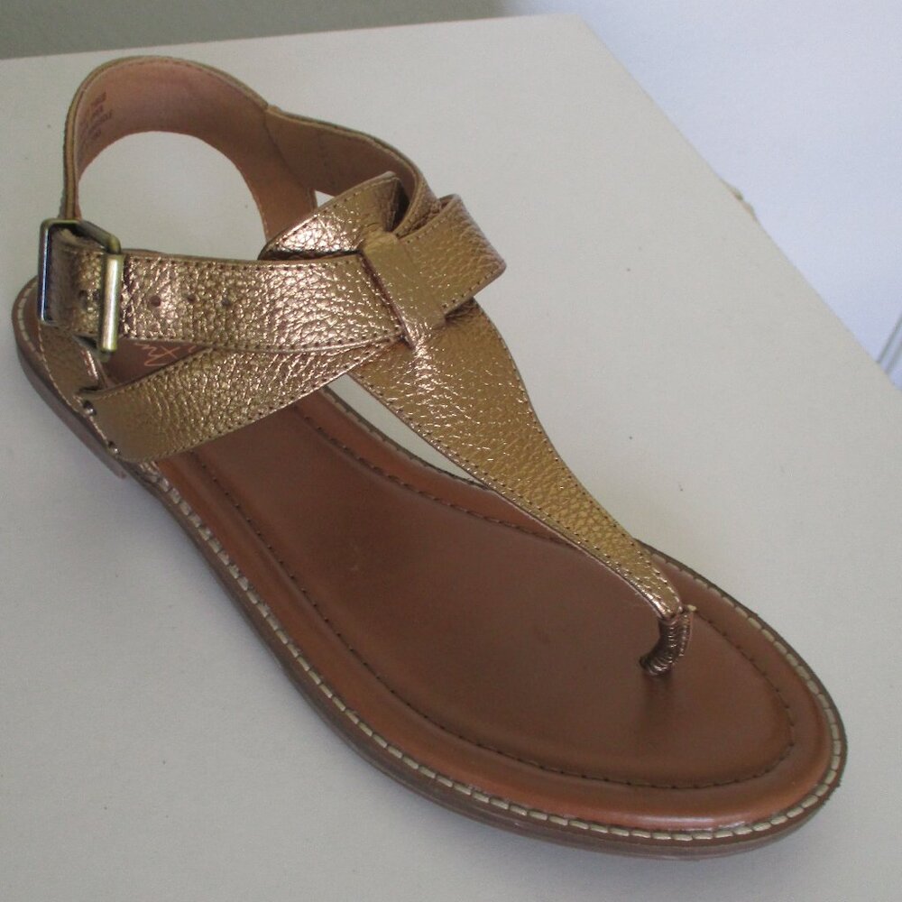 Crown Vintage "Paxley" Womens Gold Leather T-strap Flat Sandal - 7.5M or 38 EUR